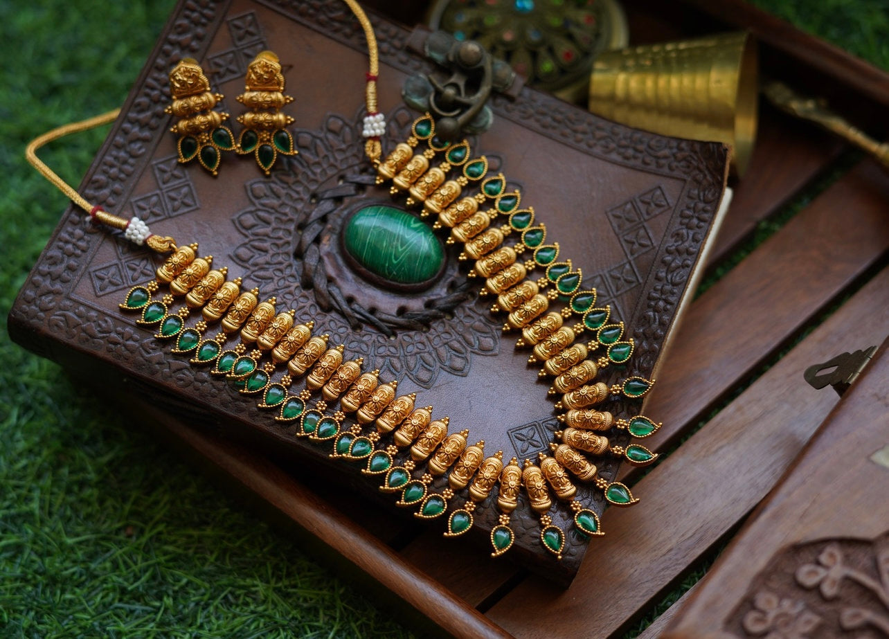 Antique Emerald Stone Mango Spike Necklace