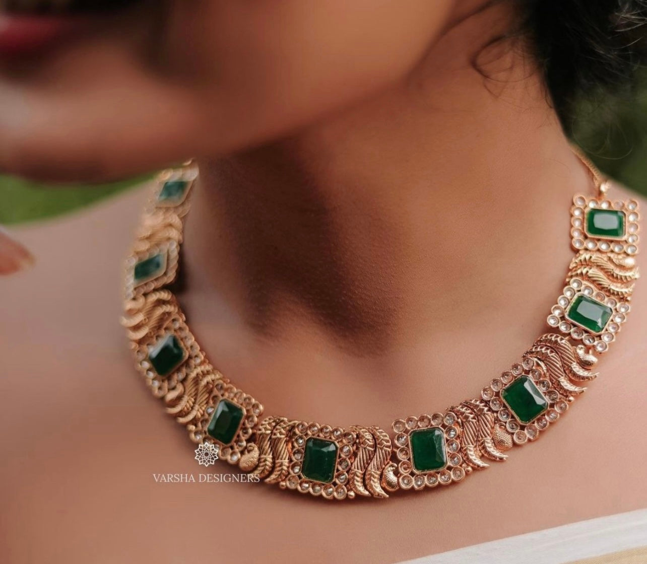 Antique Finish Emerald Stone Necklace