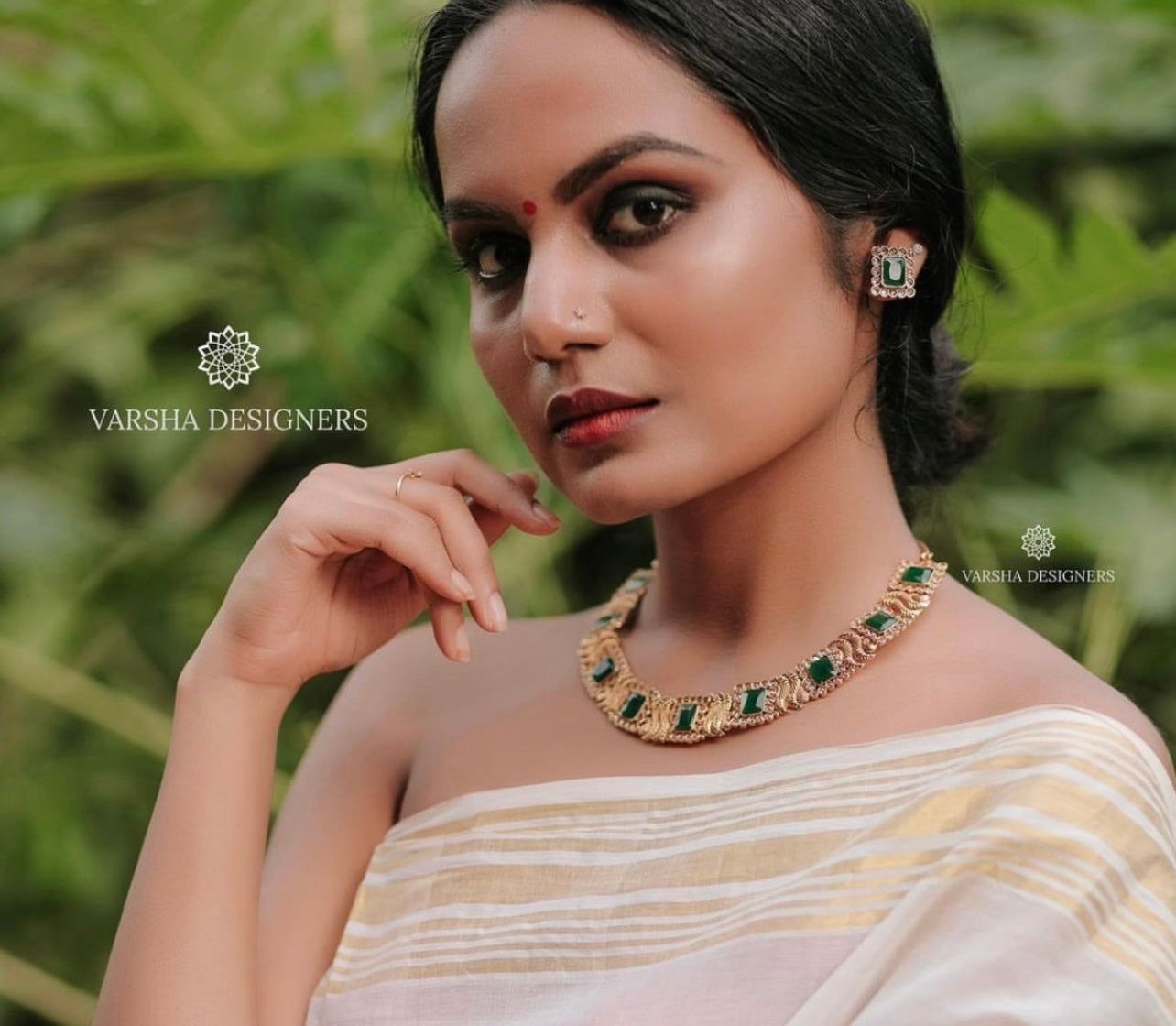 Antique Finish Emerald Stone Necklace
