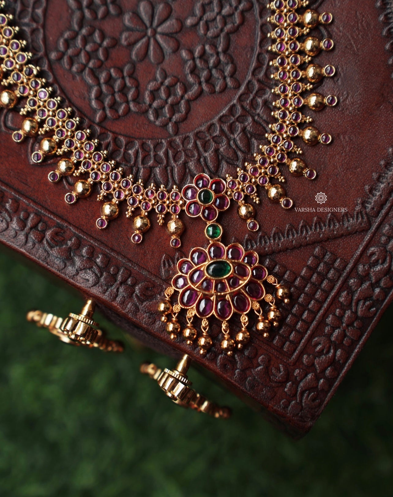 Antique Finish Kemp Attigai Necklace