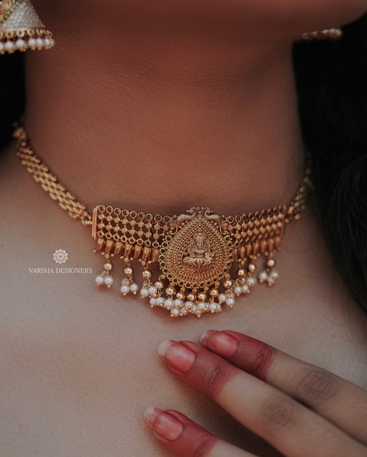 Antique Finish Temple Choker Set