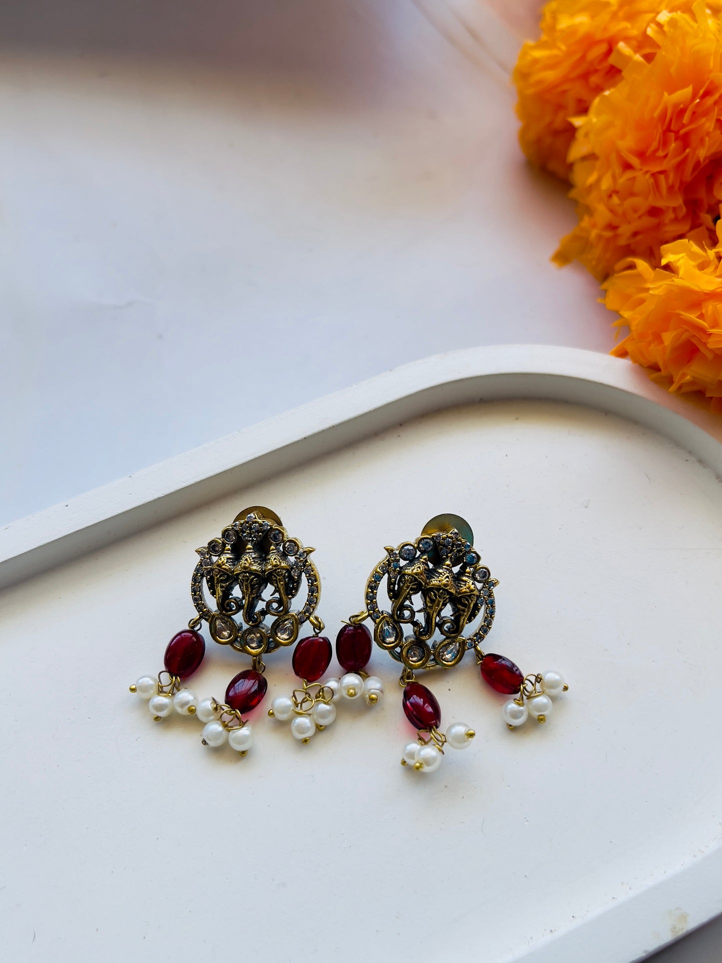 Elephant Motif Pendant Beaded Necklace