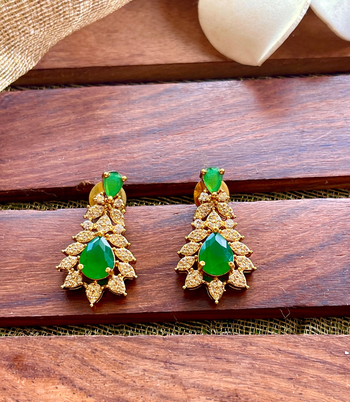 Emerald and White Stone Choker Set