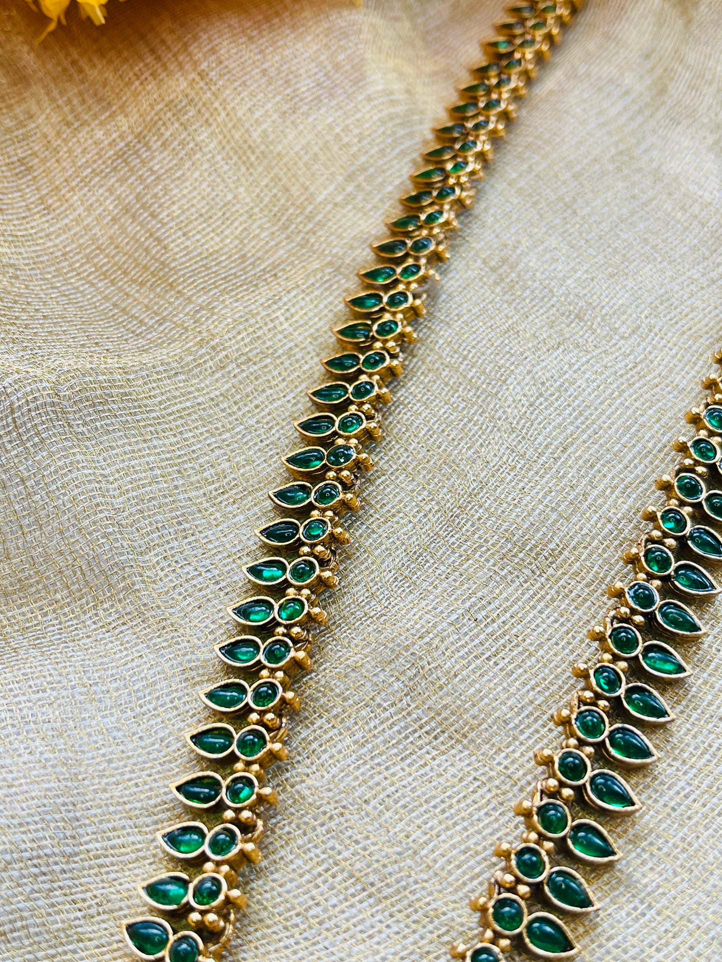 Adorable Emerald Leaf Haram