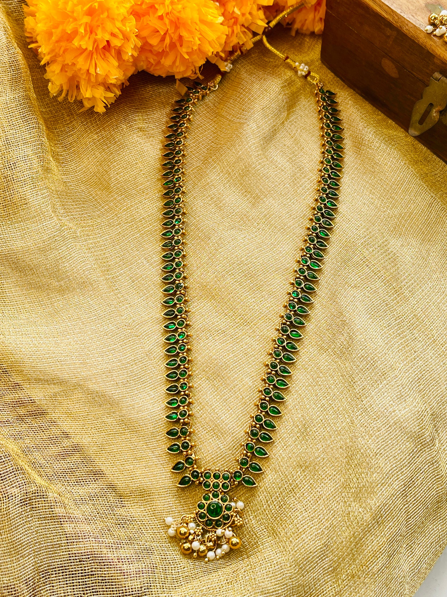 Adorable Emerald Leaf Haram