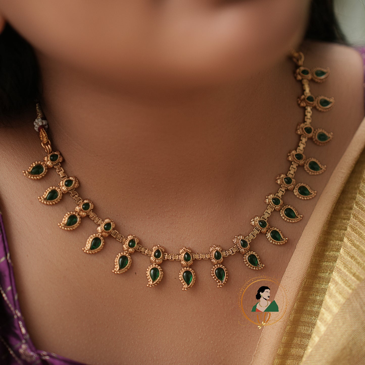 Mango Emerald Necklace Set