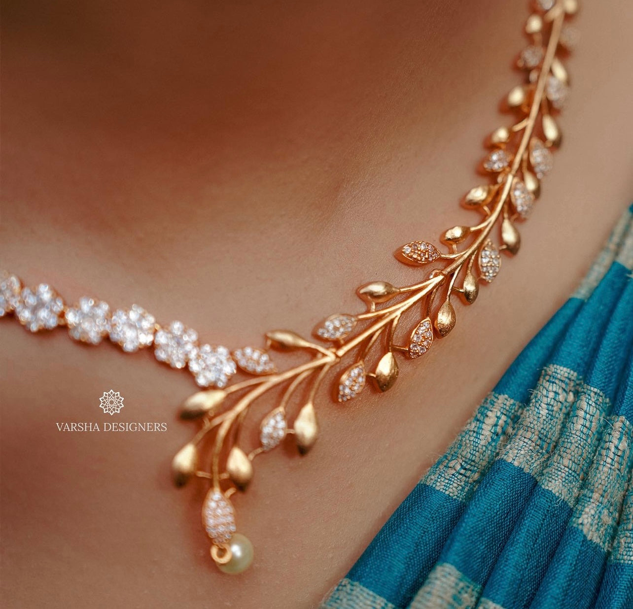 Matte Finish White Stone Necklace Set