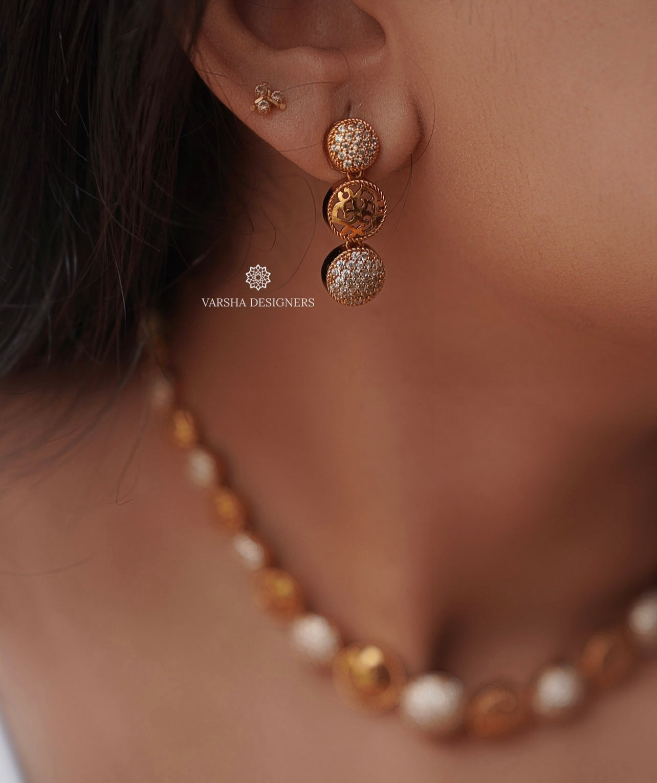 Matte Finish White Stone Necklace Set