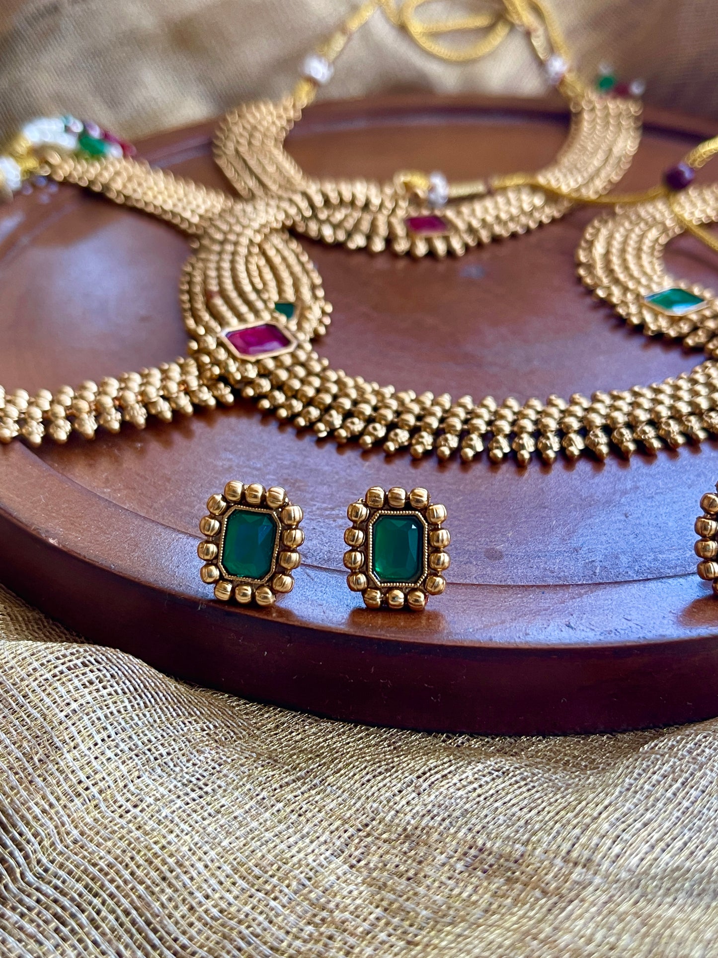 Simple Stone Necklace Set