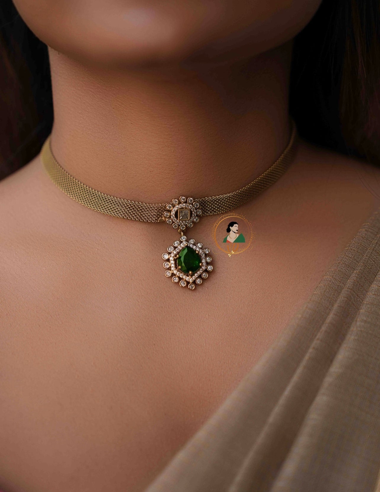 Stylish Emerald and White Stone Band Choker