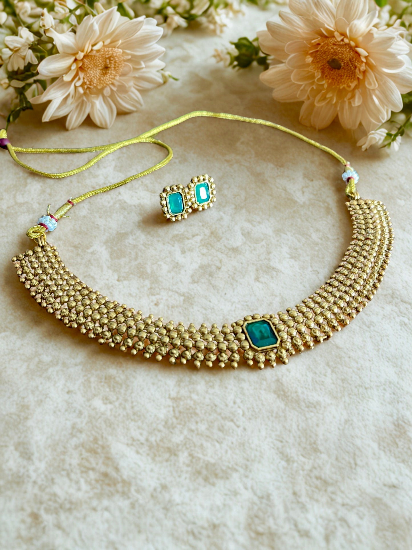 Simple Emerald Stone Necklace Set