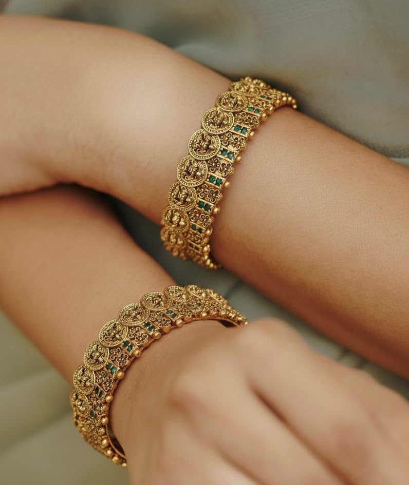 Emerald Kasu Bangles