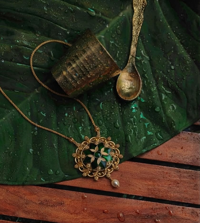 Floral Emerald Pendant Chain