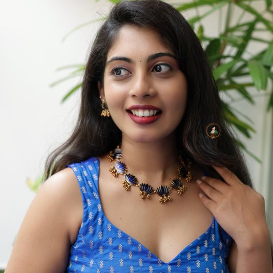 Tamarai - Lotus Necklace