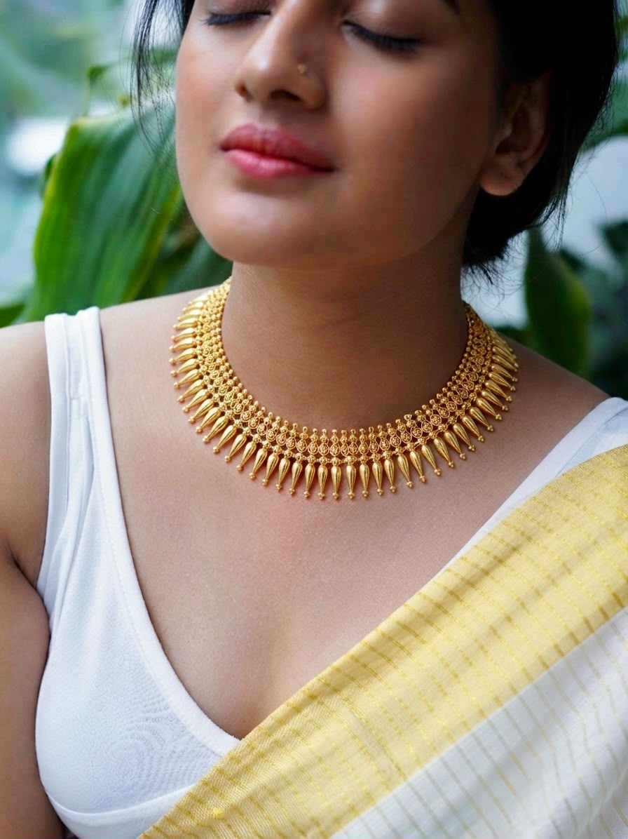 Mullamottu Necklace