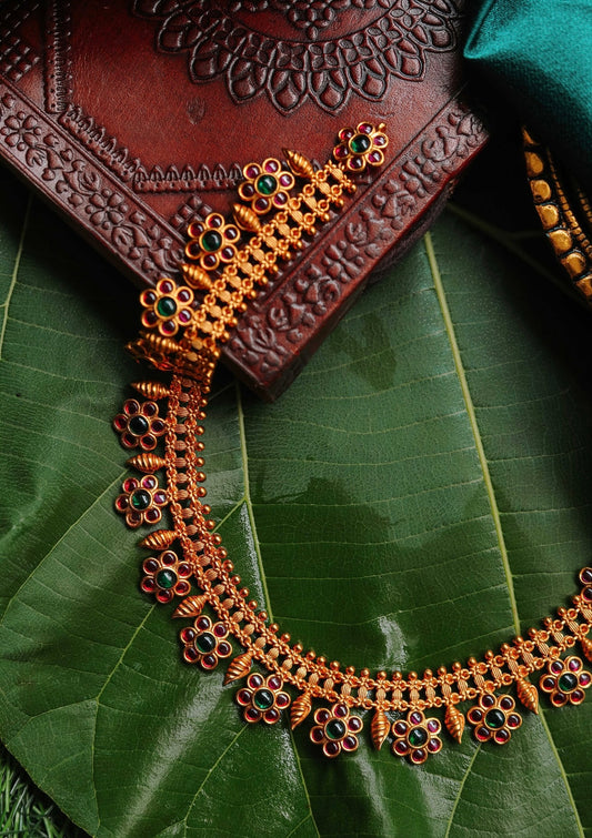 Floral Antique Kemp Necklace Set