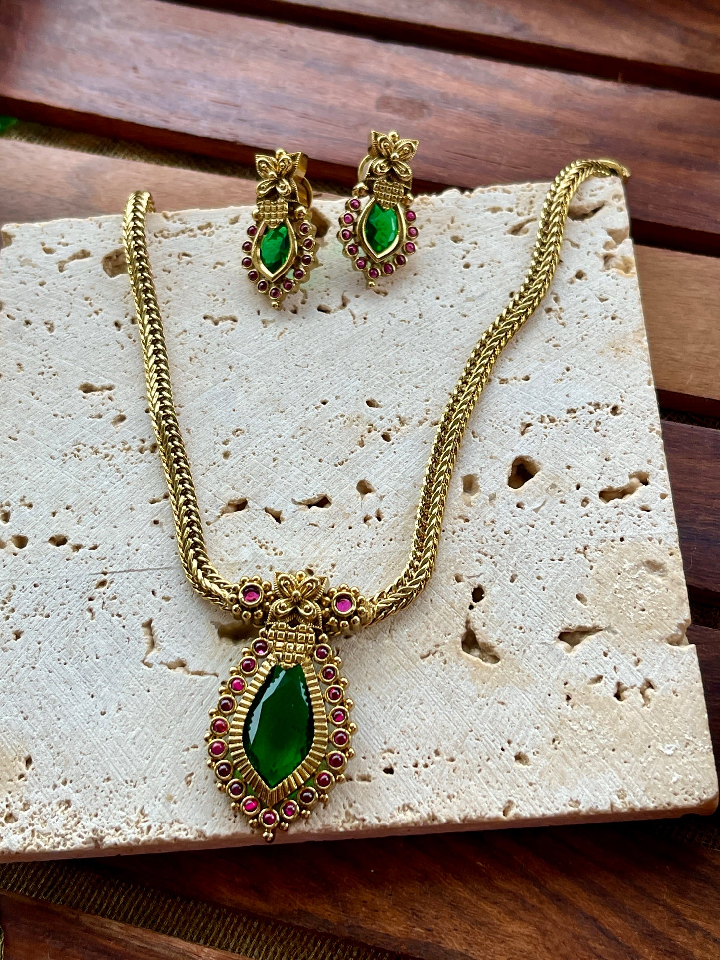 Gold Look Alike Palakka Necklace