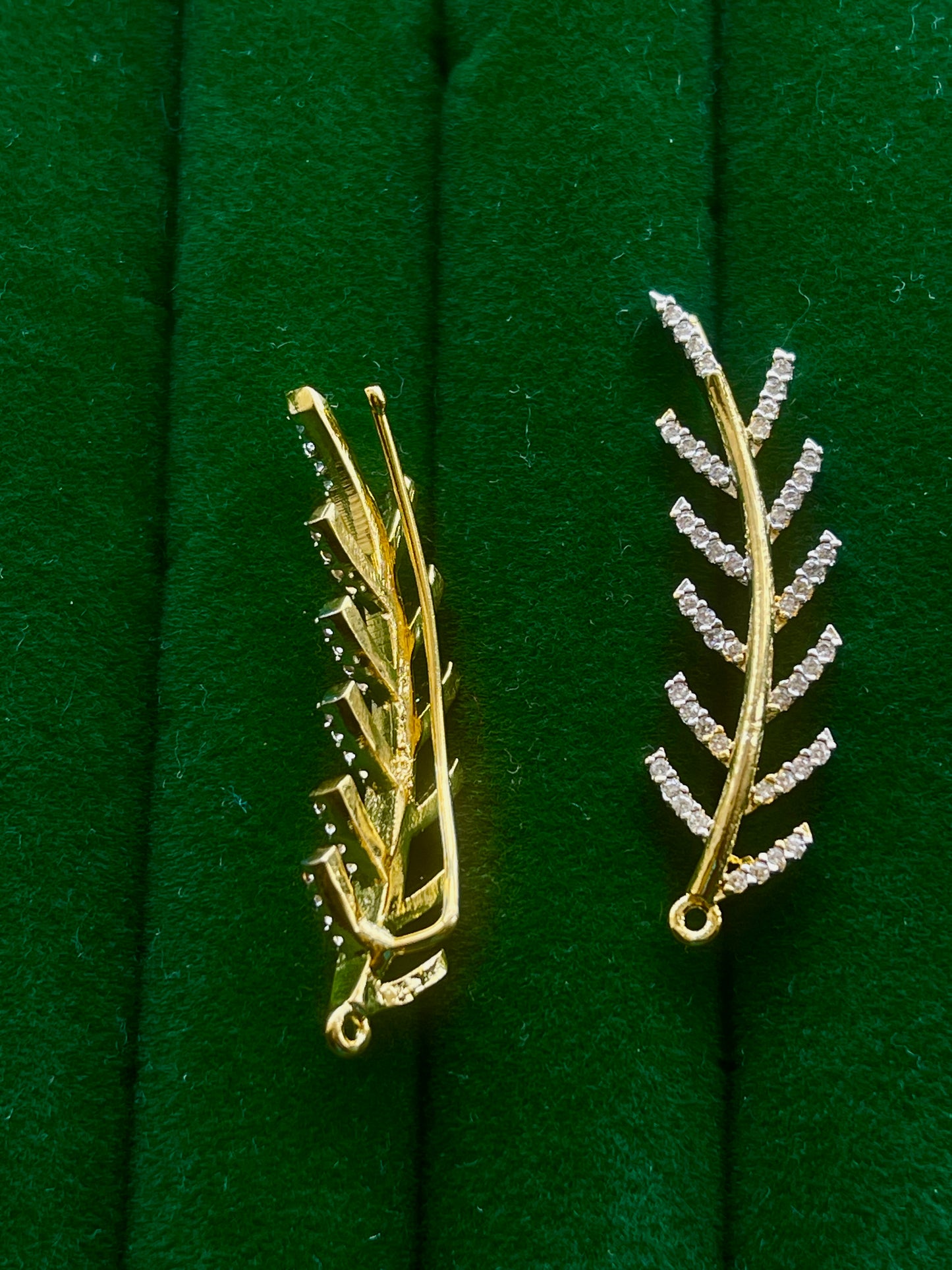 WHITE STONE EAR CUFF/ EARRINGS