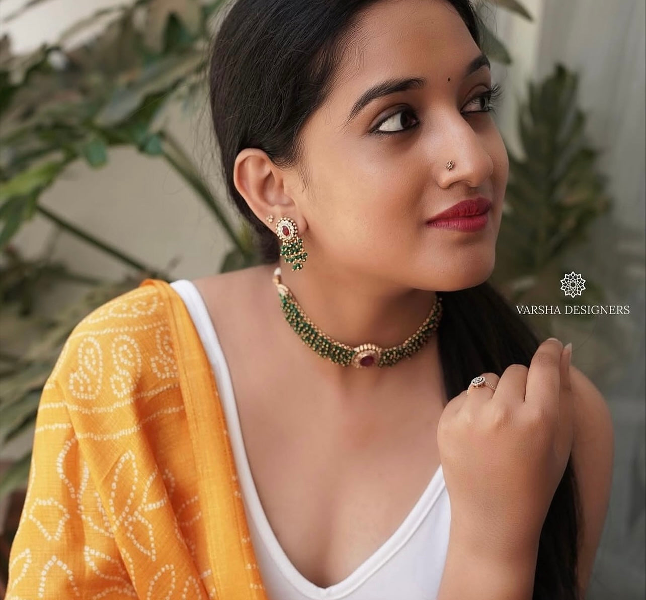 Emerald Gungru Choker