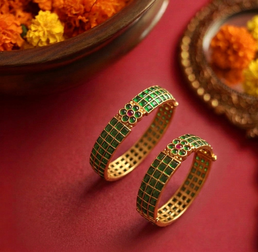 Emerald Floral Kemp Kada / Bangles