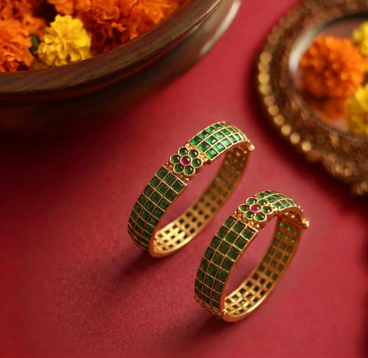 Emerald Floral Kemp Kada / Bangles