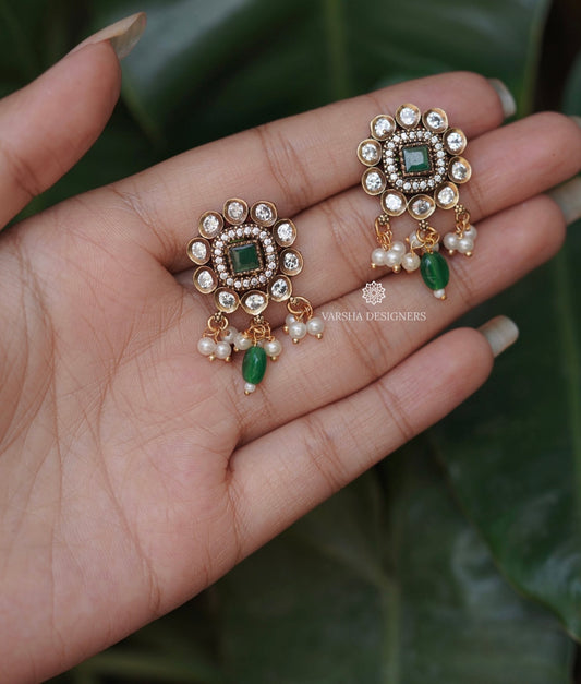Light Weight Rich Emerald Drops Earriangs