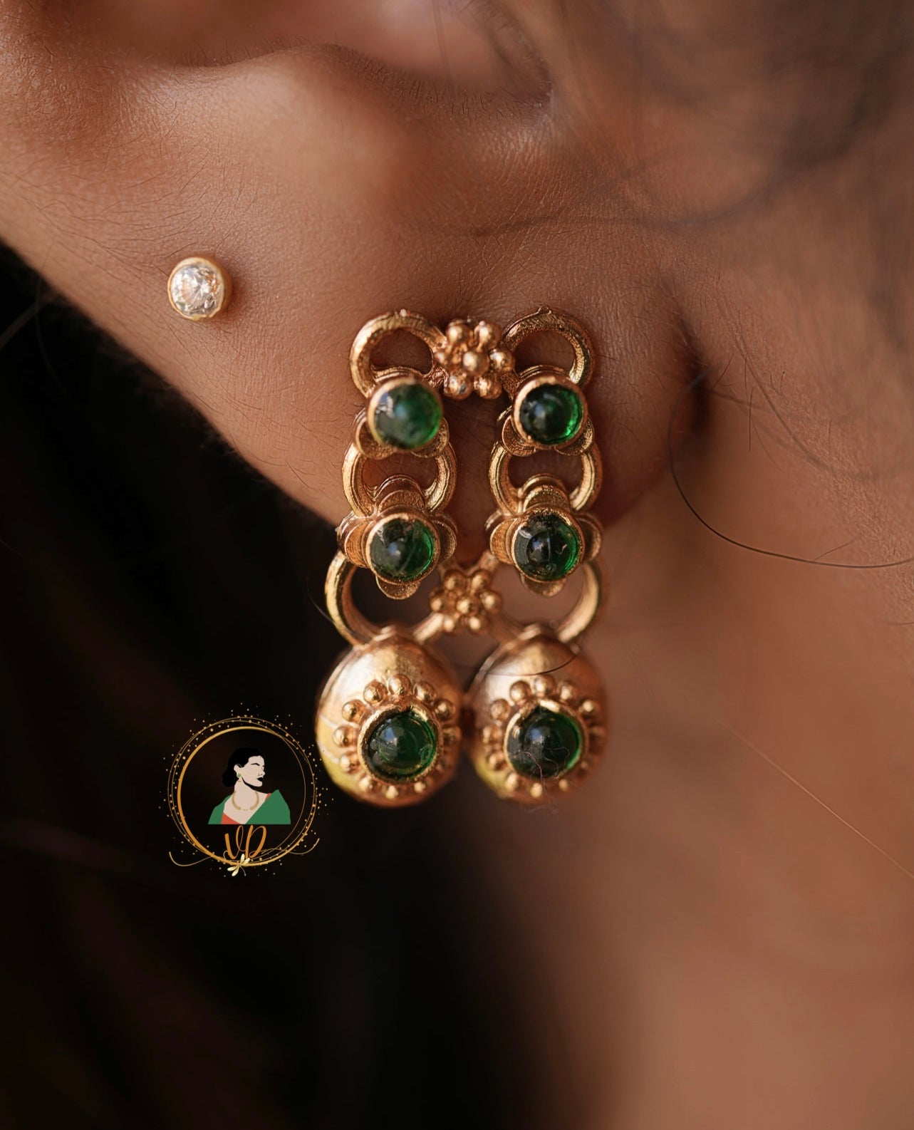 Matte Finish Emerald Stone Necklace