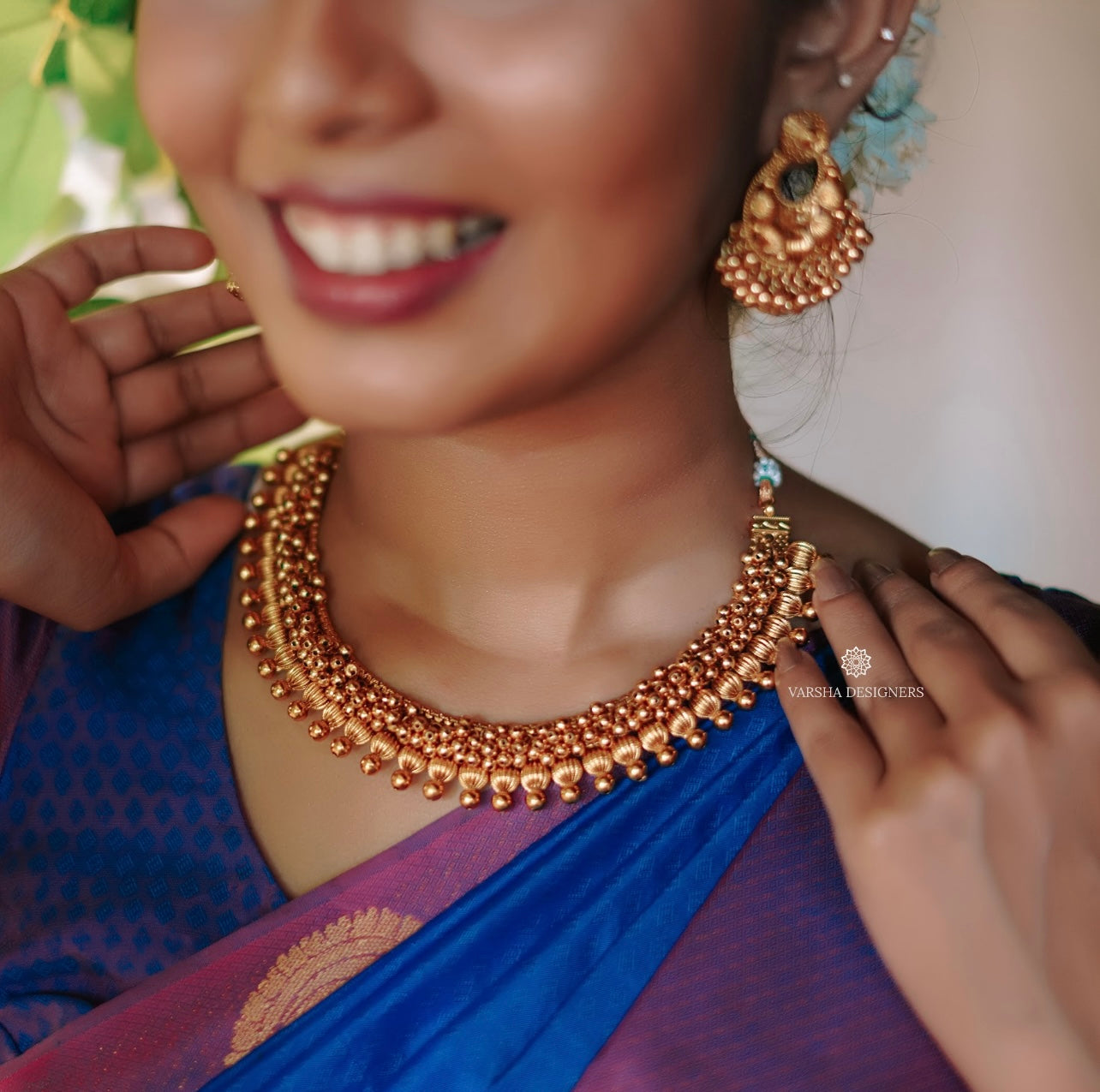 Matte Finish Golden Gungru Necklace Set