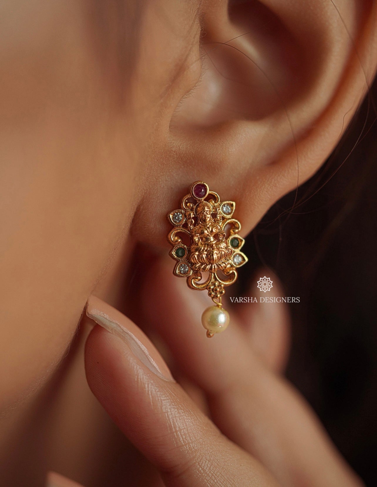 Matte Finish Lakshmi Pendant Pearl Choker