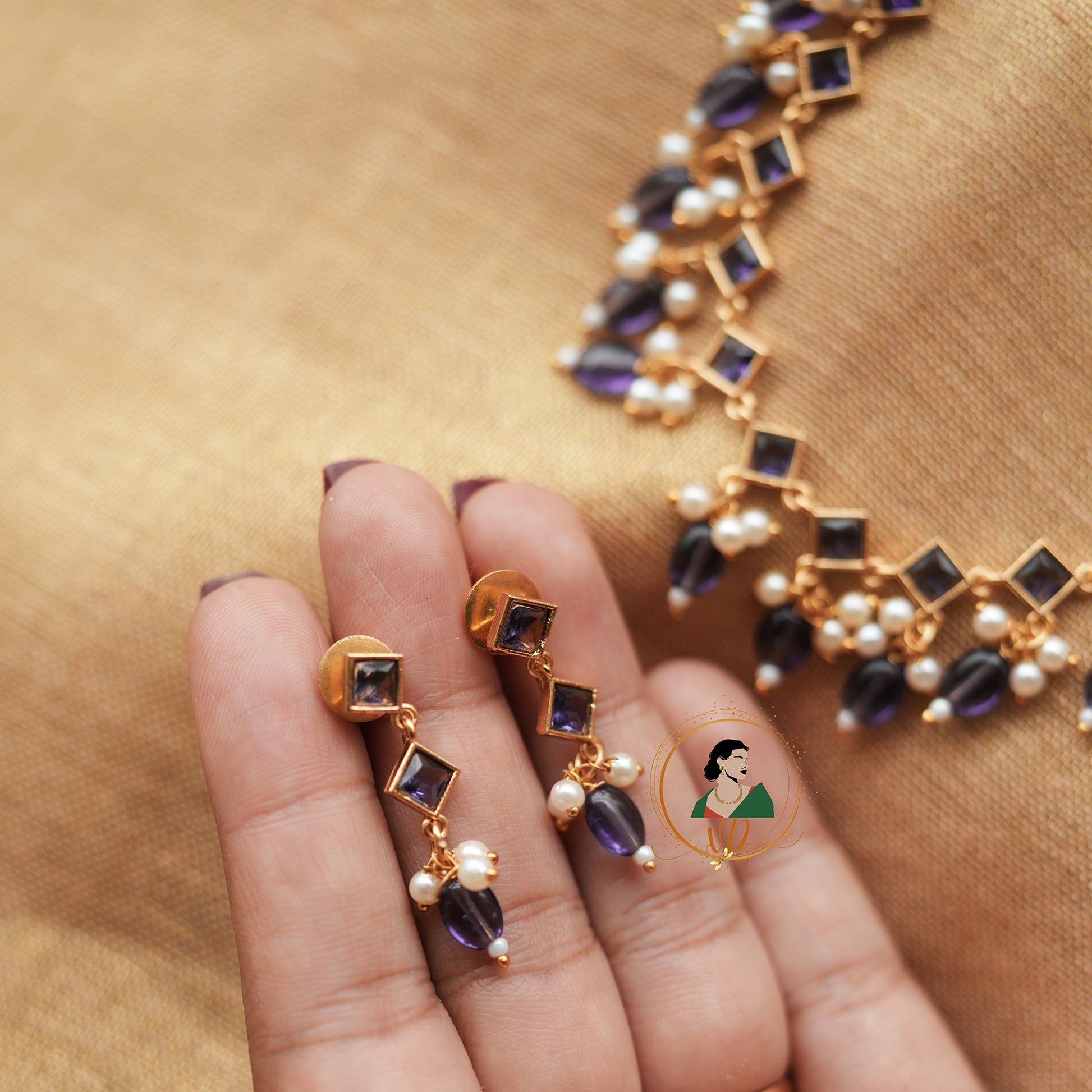 Simple Emerald Necklace Set