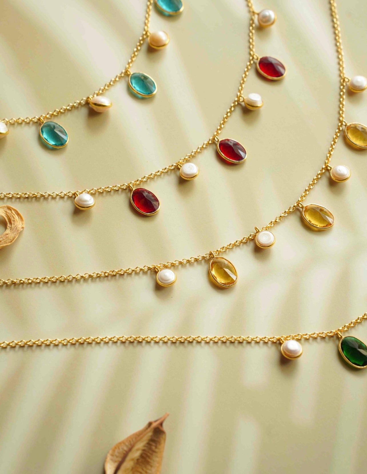 Simple Gold Finish Pearl and Stone Necklace