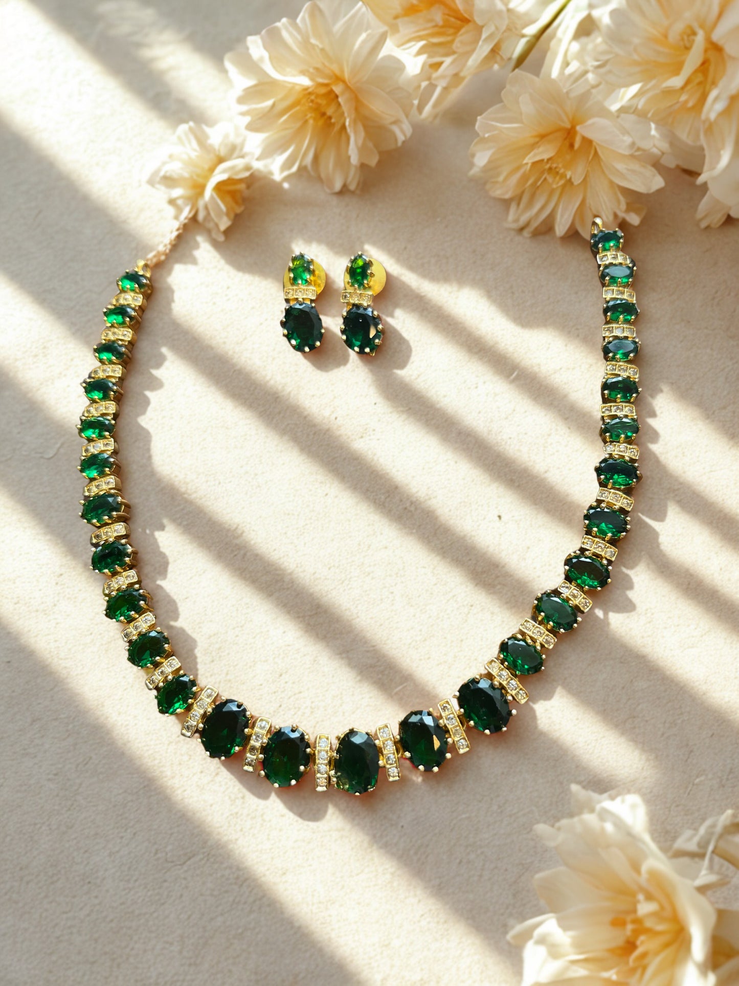 Emerald & White Stone Necklace Set