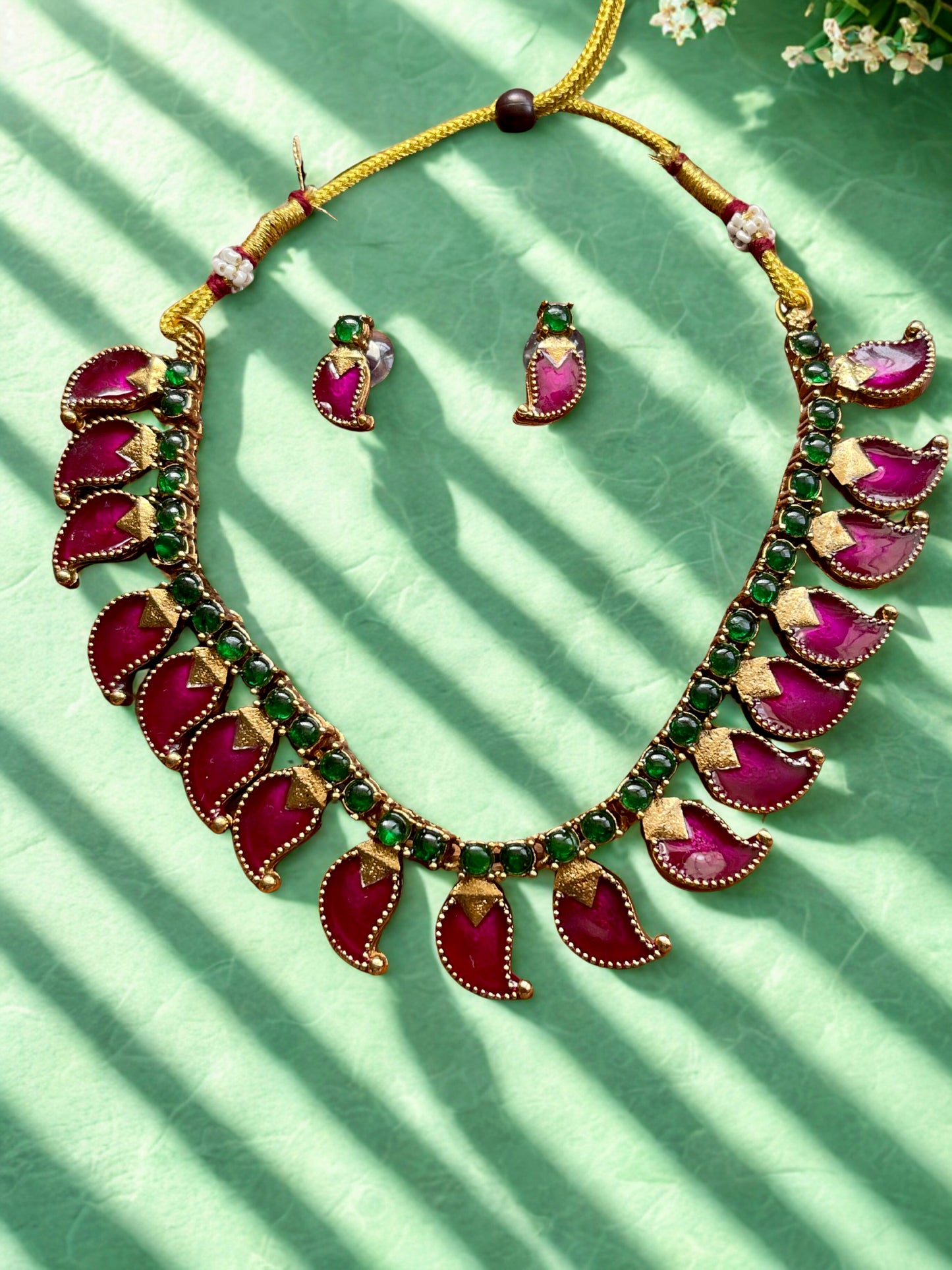 VAADAMULLA NECKLACE