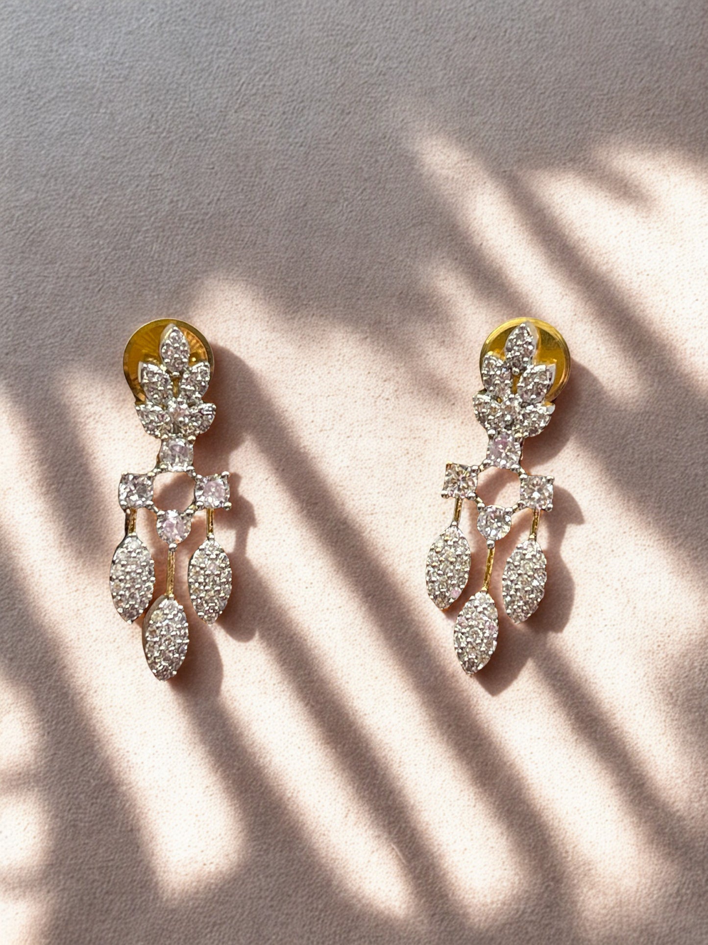 White Stone Teardrop Necklace Set