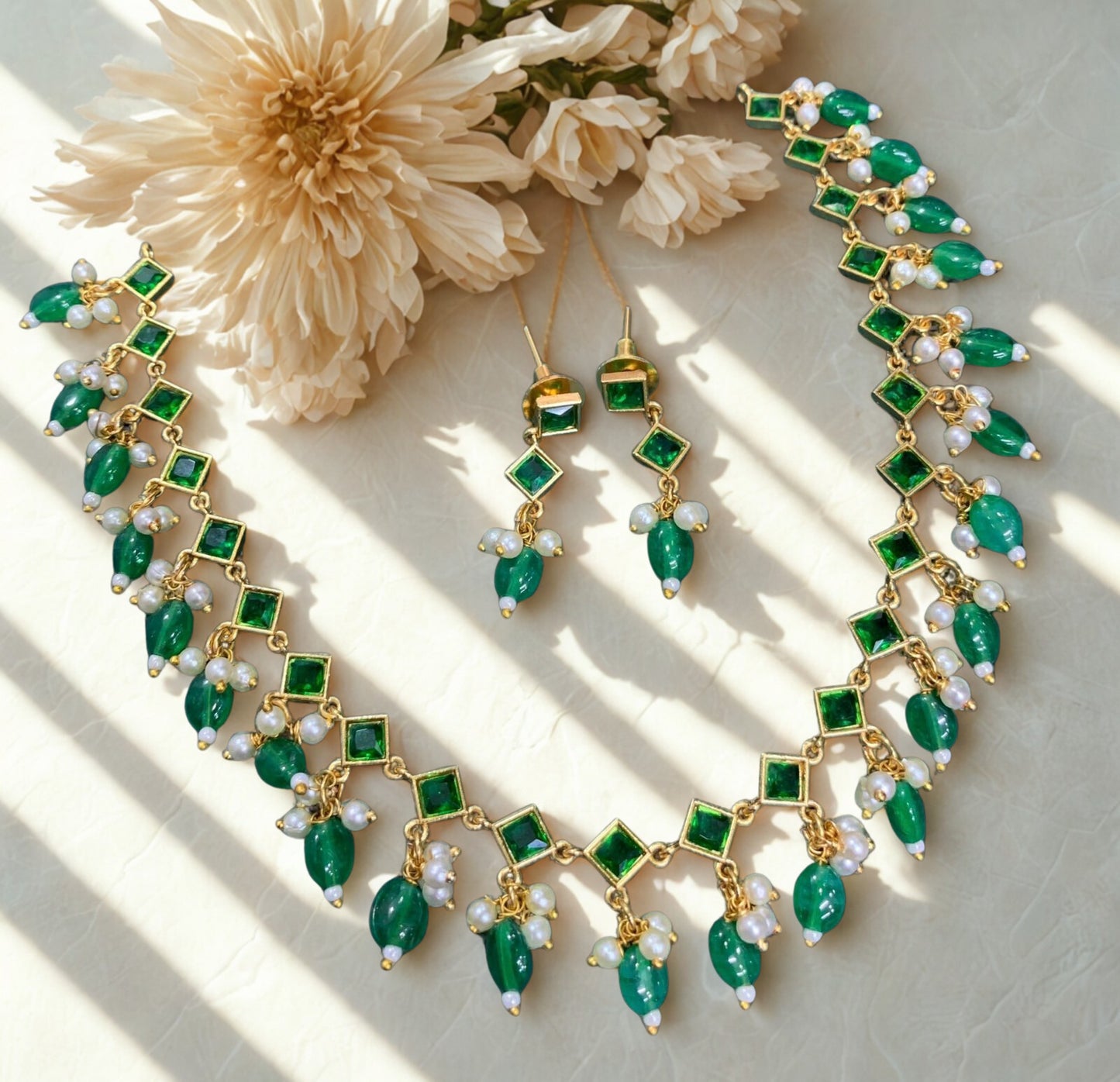Elegant Emerald Necklace Set